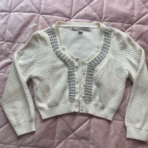 Off white colored sweater. Great condition. Size small